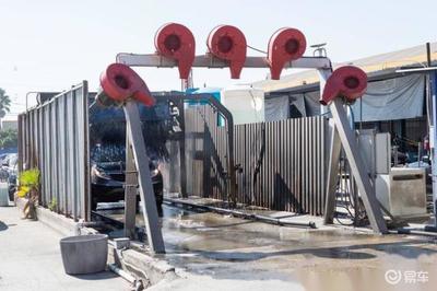 加油站免費洗車對車漆有傷害嗎？老司機的忠告 免費也不洗，小心掛傷車漆